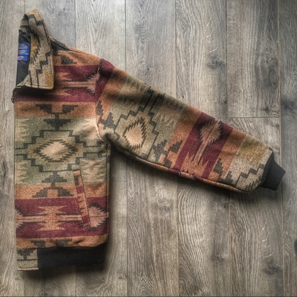 **SOLD** Vintage Pendleton Wool Blanket Jacket - Picture 7 of 8